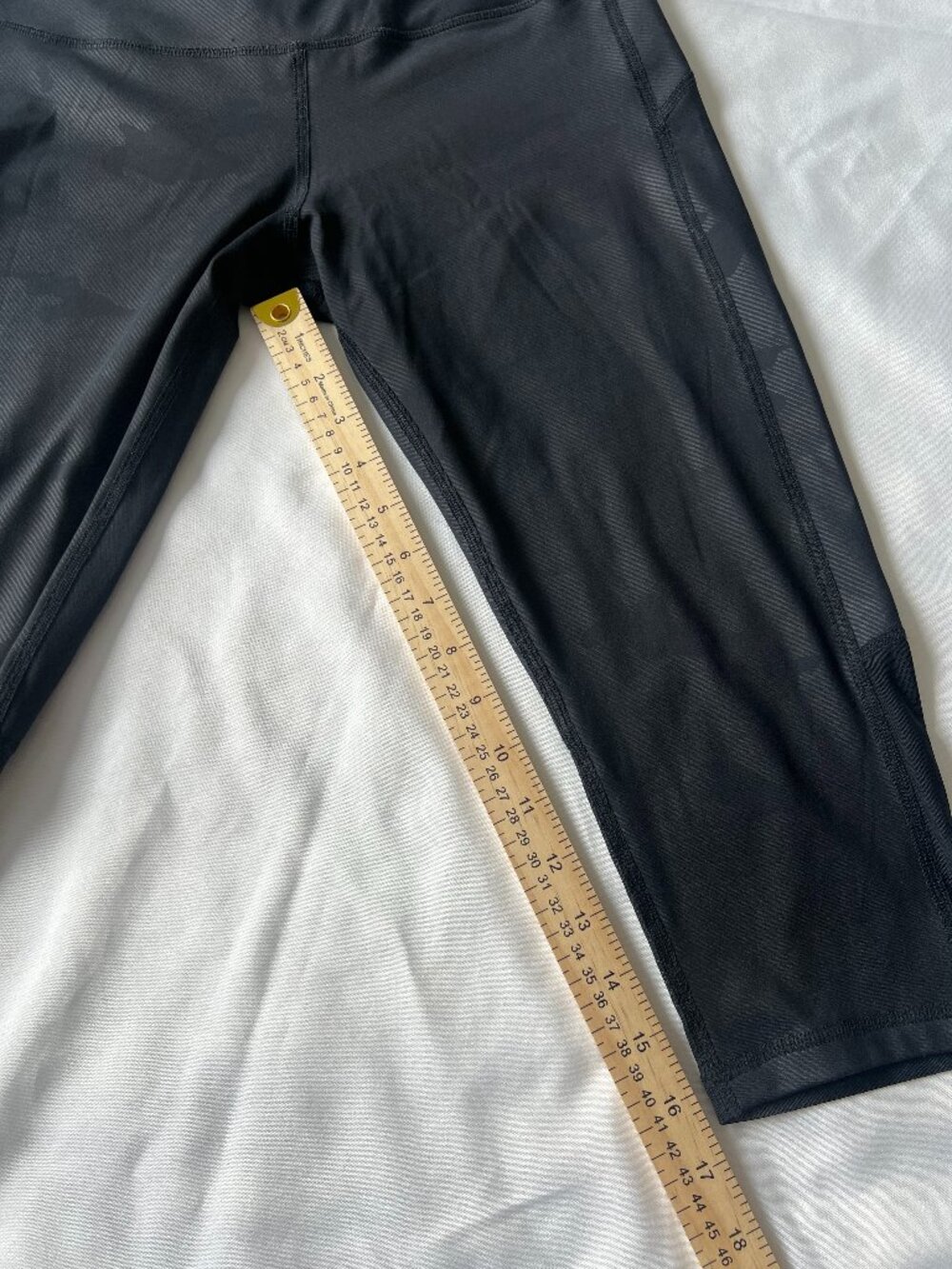 Varley Capri Leggings Womens Black Camo Mesh Cutouts Athletic Pants Size M - Picture 14 of 15